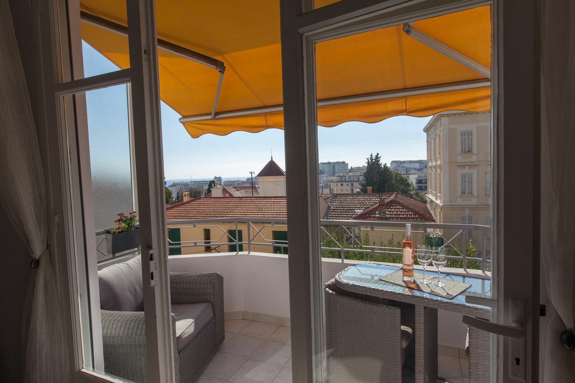 Stunning Views From This Lovely One Bedroom Apartment In Cannes Only A Short Walk From The Palais 479 Exteriör bild